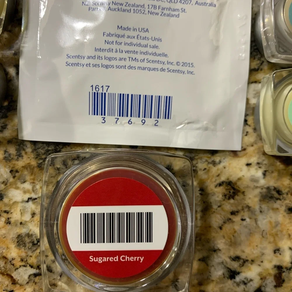 Scentsy Luna Clothing Conditioner and Wax Melts Set - Picture 8 of 9